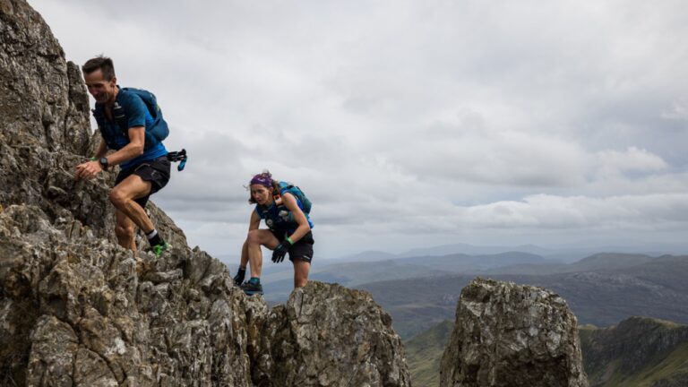 Runners on the Dragon's Back route.