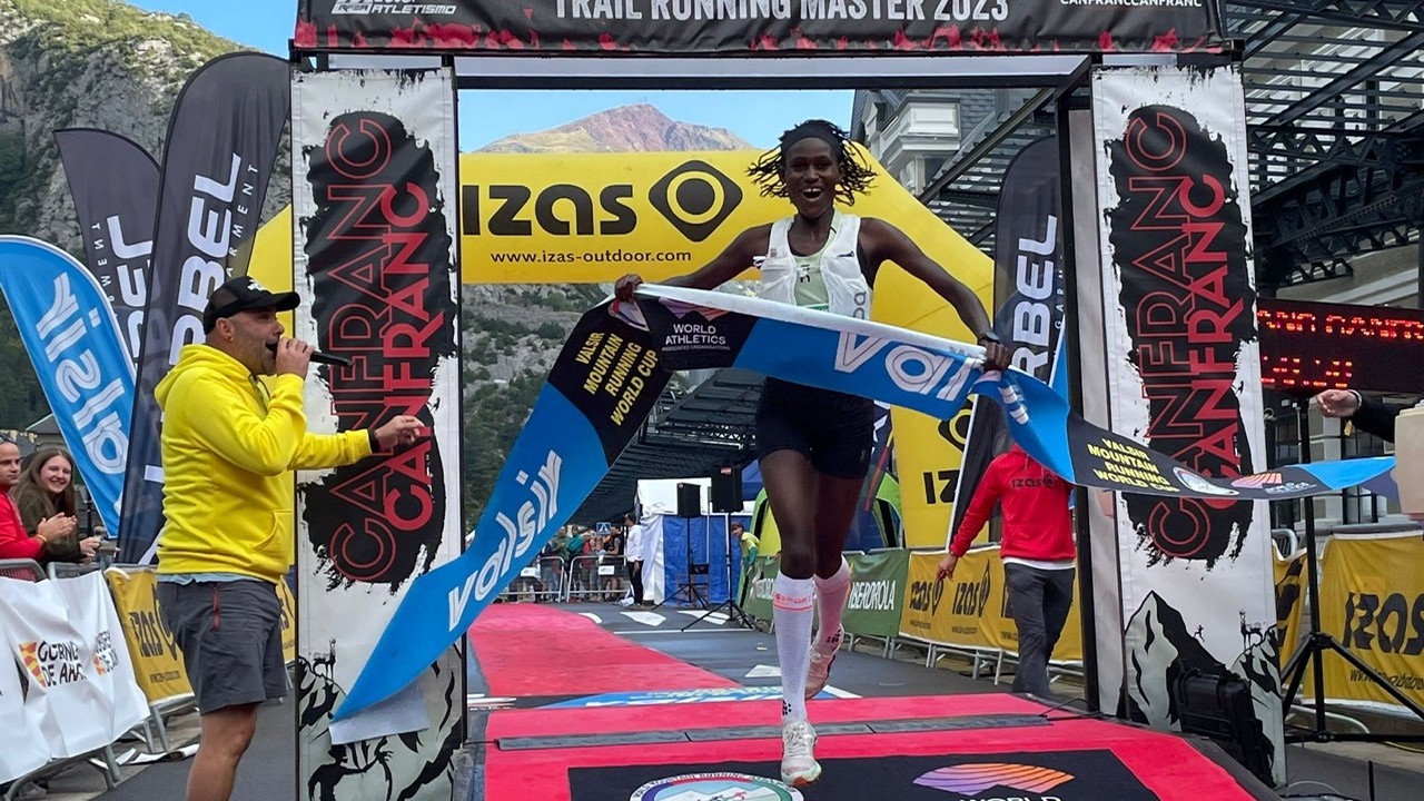 Joyce Muthoni Njeru winning the 16km race at Canfranc Canfranc.